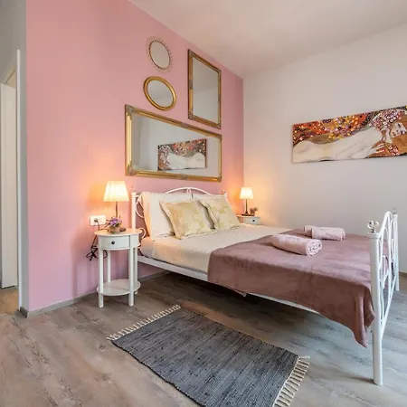 Old Romantic 4 With Free Private Parking Apartman *