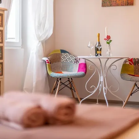 Old Romantic 4 With Free Private Parking