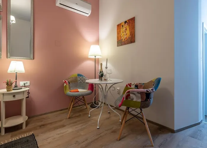 Old Romantic 4 With Free Private Parking 아파트 *