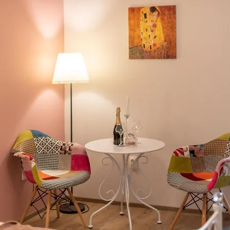 Old Romantic 4 With Free Private Parking Διαμέρισμα Πούλα